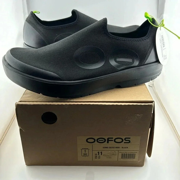 NWT OOFOS OOMG EEZEE MEN BLACK US SIZE 11 slip on shoe style 5082 NIB - Picture 1 of 16